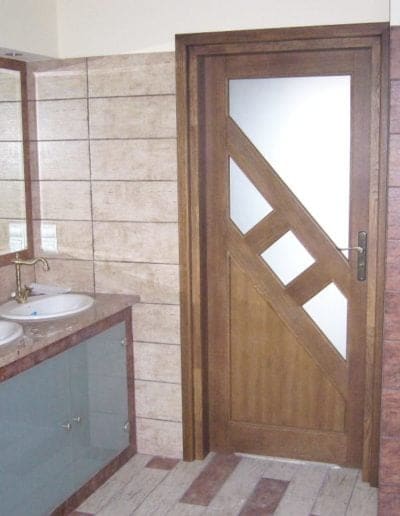 drzwi do łazienki brązowe min